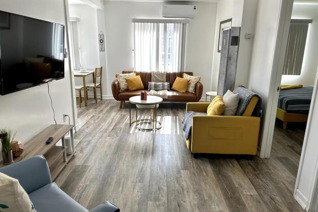 Photo of Livingroom in Mid-City
