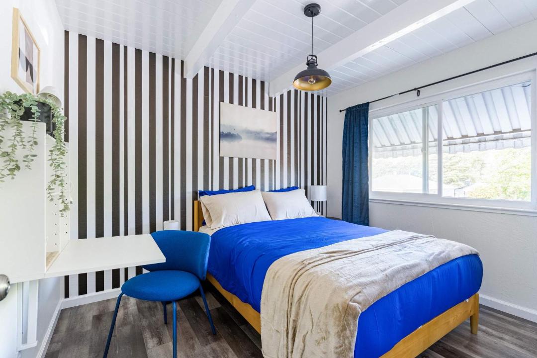 Photo of Bedroom in Poets Corner