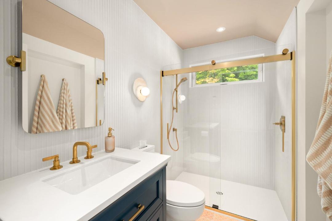 Photo of Bathroom in Petite-Riviere-Saint-Francois
