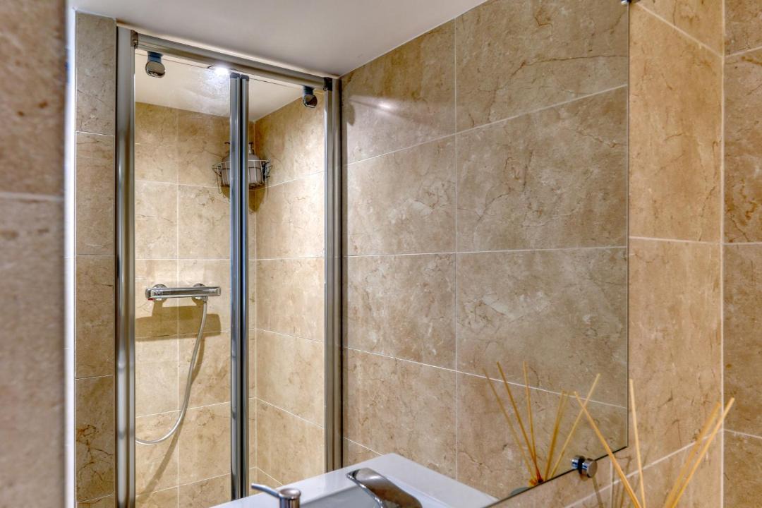 Photo of Bathroom in Decre-Cathedrale