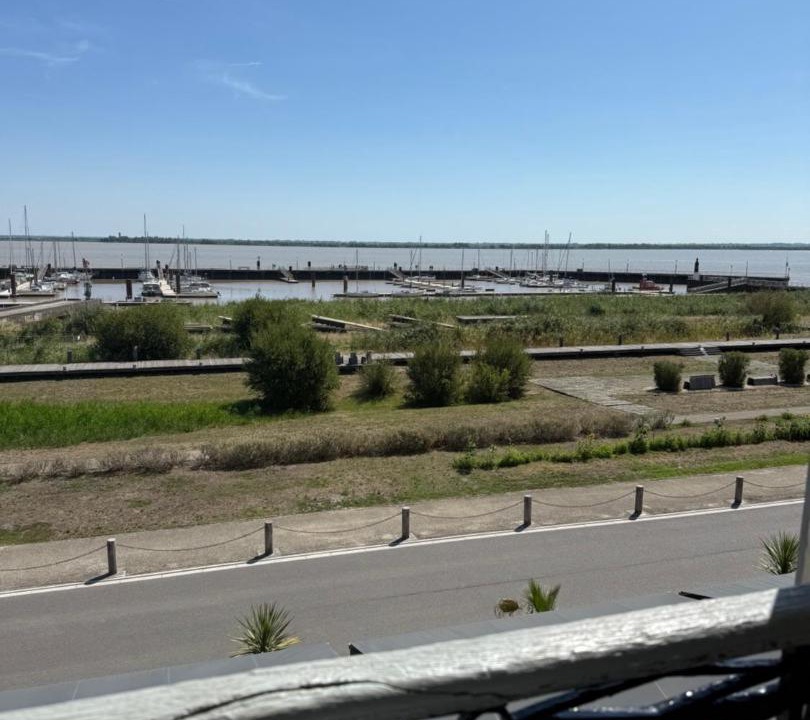 Photo of Others in Pauillac