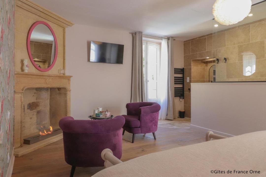 Photo of Others in Le Bourg-Saint-Leonard