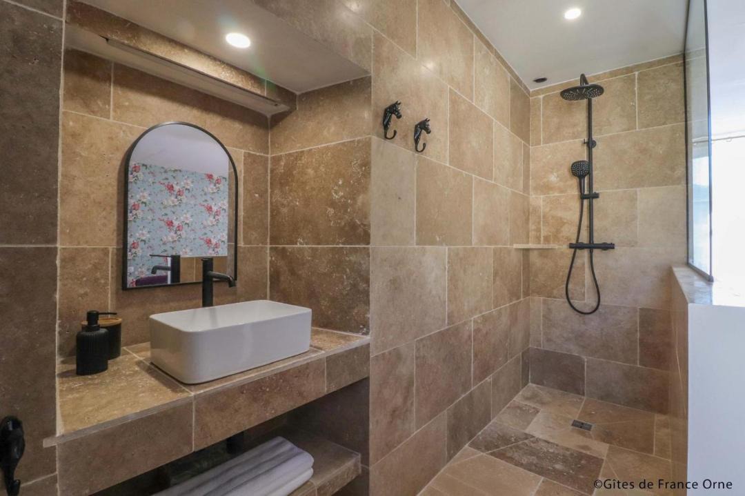 Photo of Bathroom in Le Bourg-Saint-Leonard