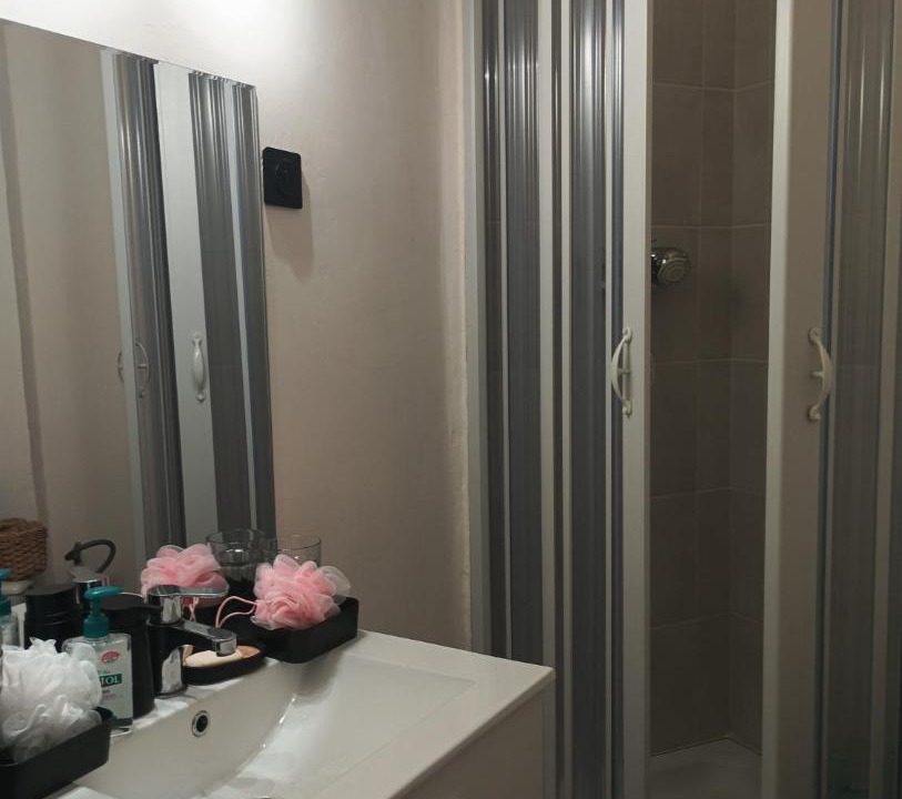 Photo of Bathroom in Les Puces de Saint-Ouen