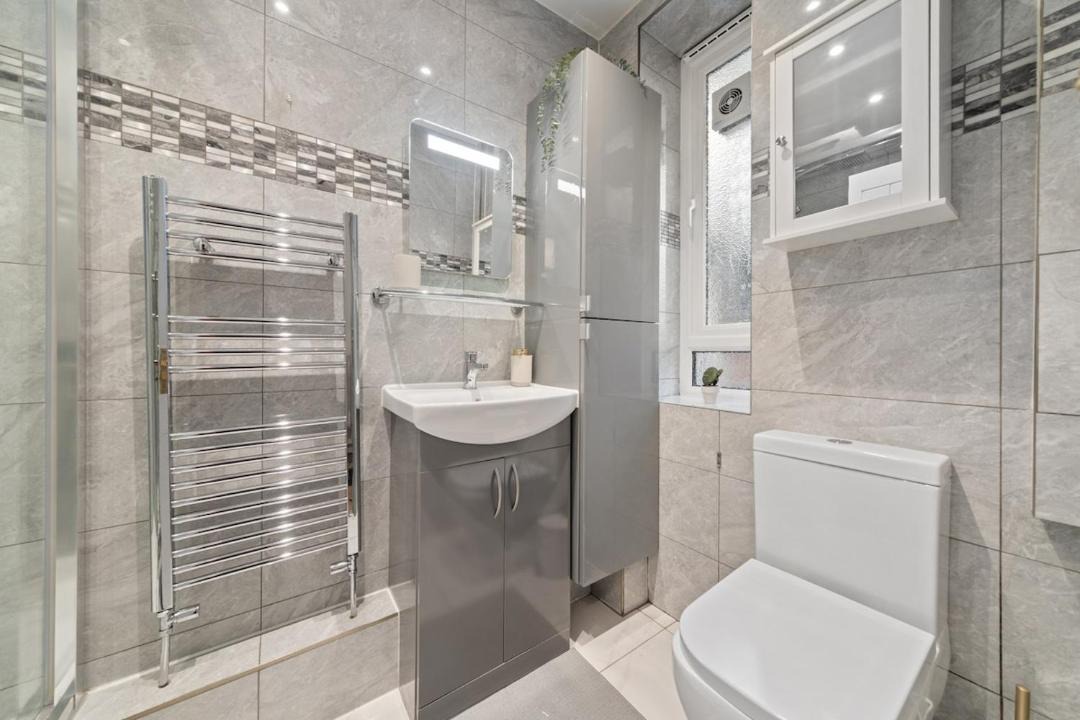 Photo of Bathroom in Rotherhithe