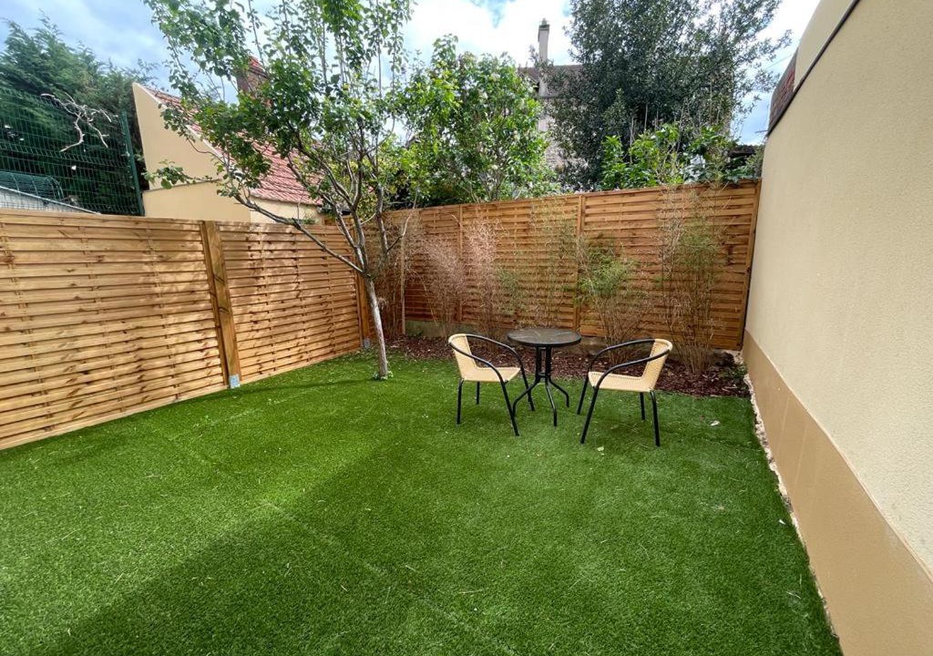 Photo of Others in Mantes-la-Jolie