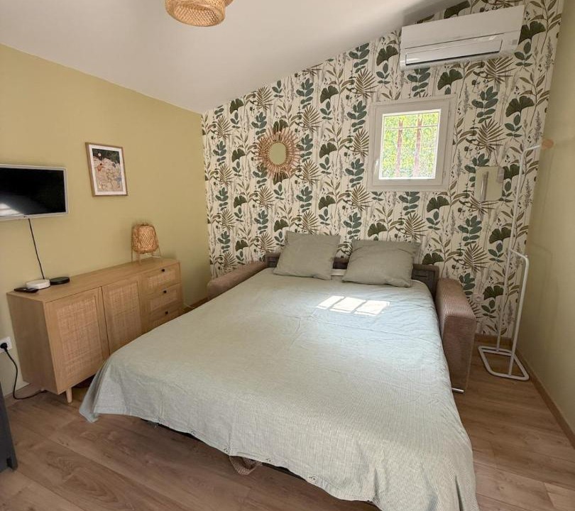 Photo of Bedroom in La Roque-d'Antheron