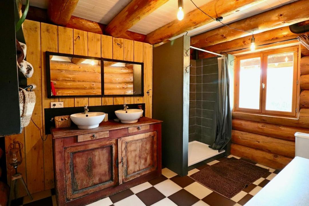 Photo of Bathroom in Grand Gueret