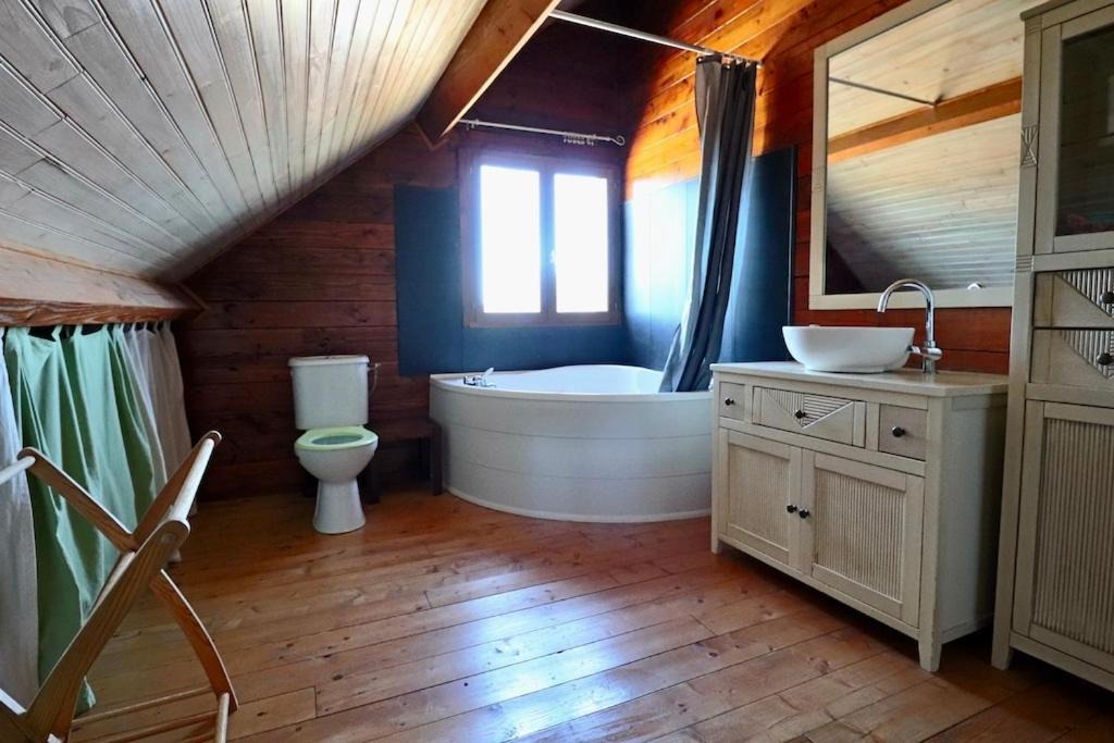Photo of Bathroom in Grand Gueret