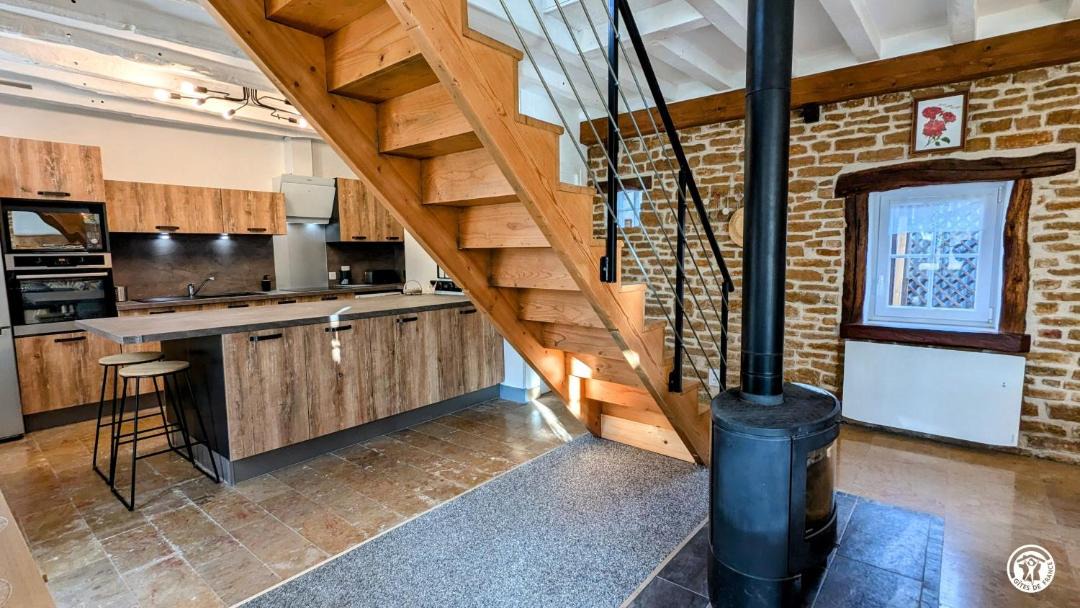 Photo of Kitchen in Villy-le-Moutier