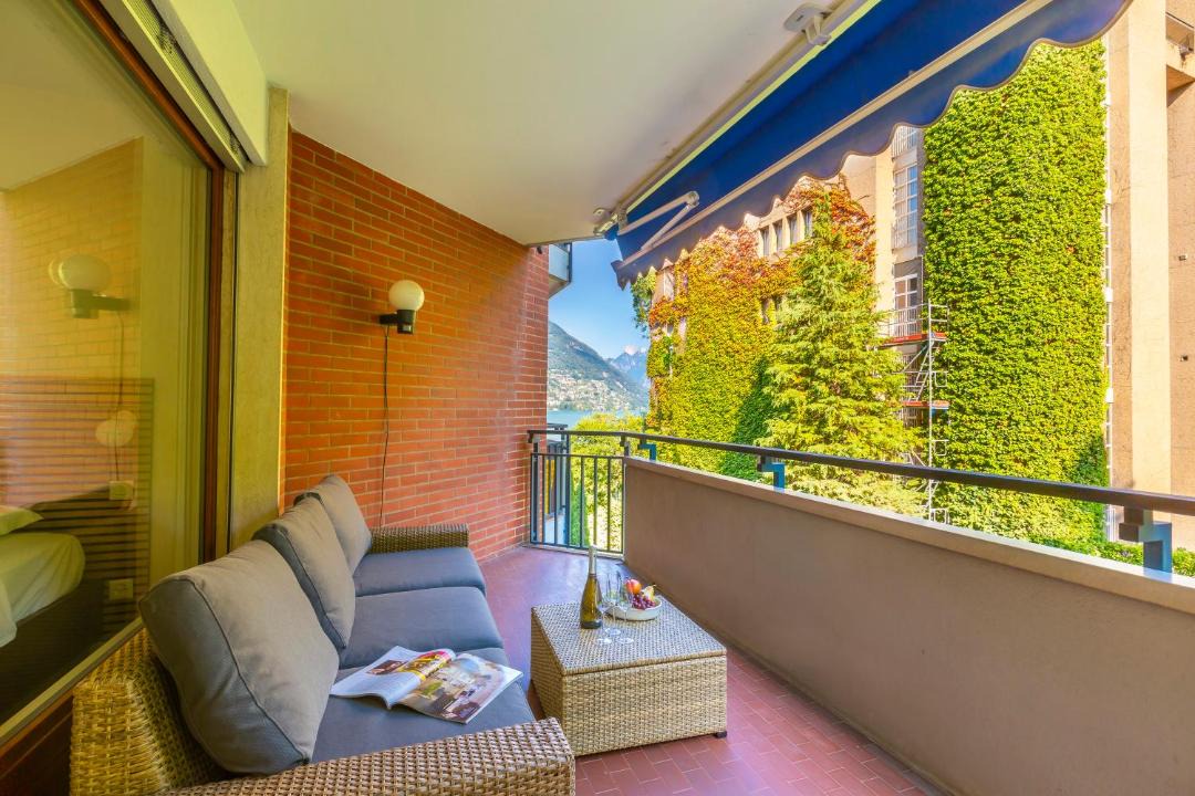 Photo of Others in Paradiso