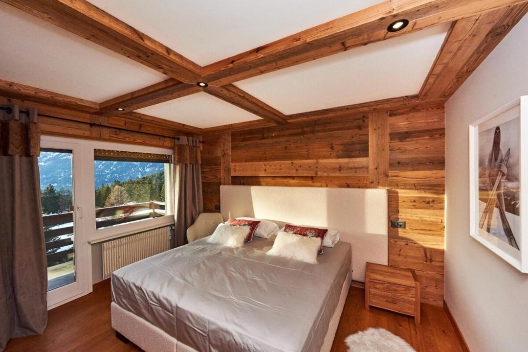 Photo of Bedroom in Lens
