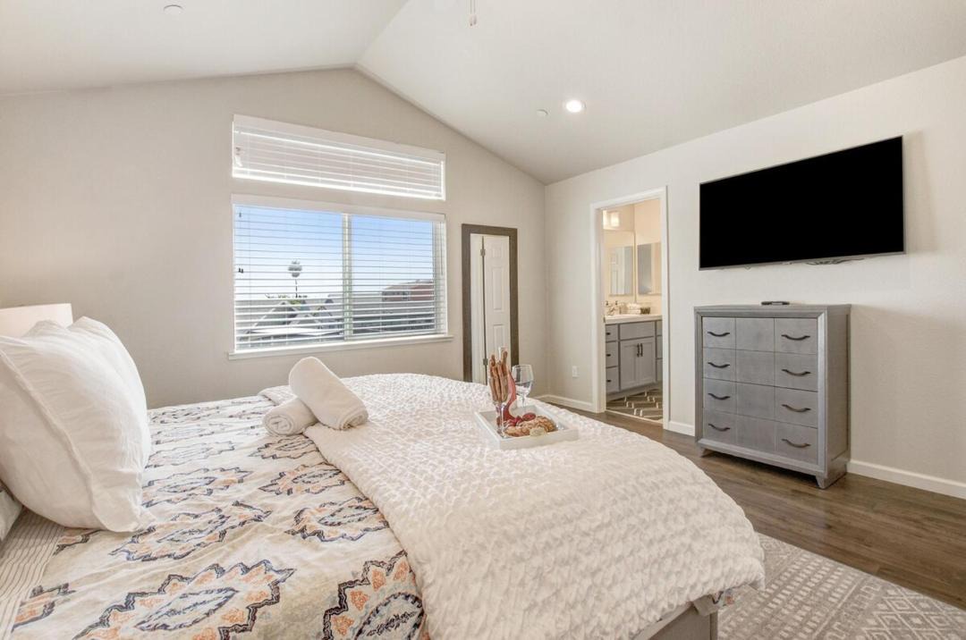 Photo of Bedroom in Santa Rosa
