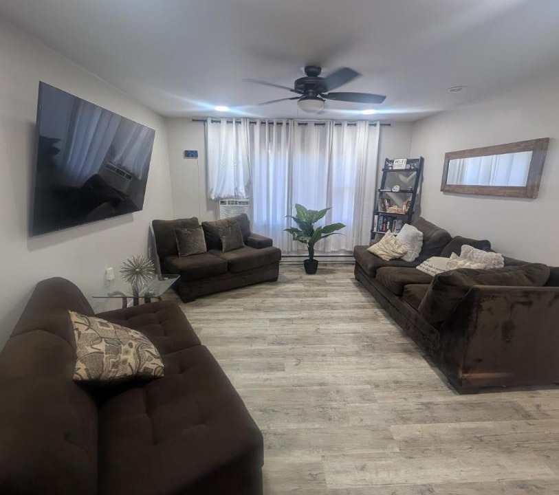 Photo of Livingroom in Pocono Mountain Lake