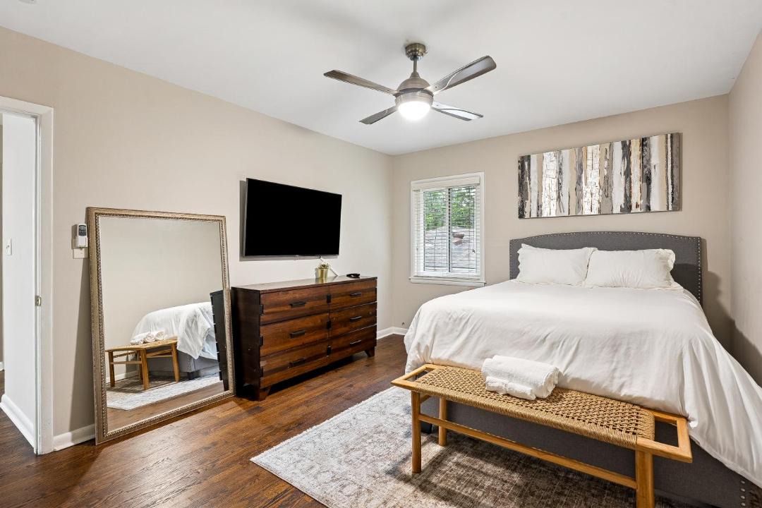 Photo of Bedroom in Collier Heights