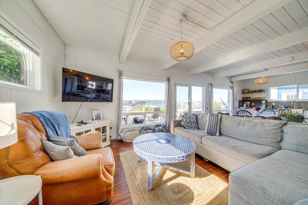 Photo of Livingroom in Langley