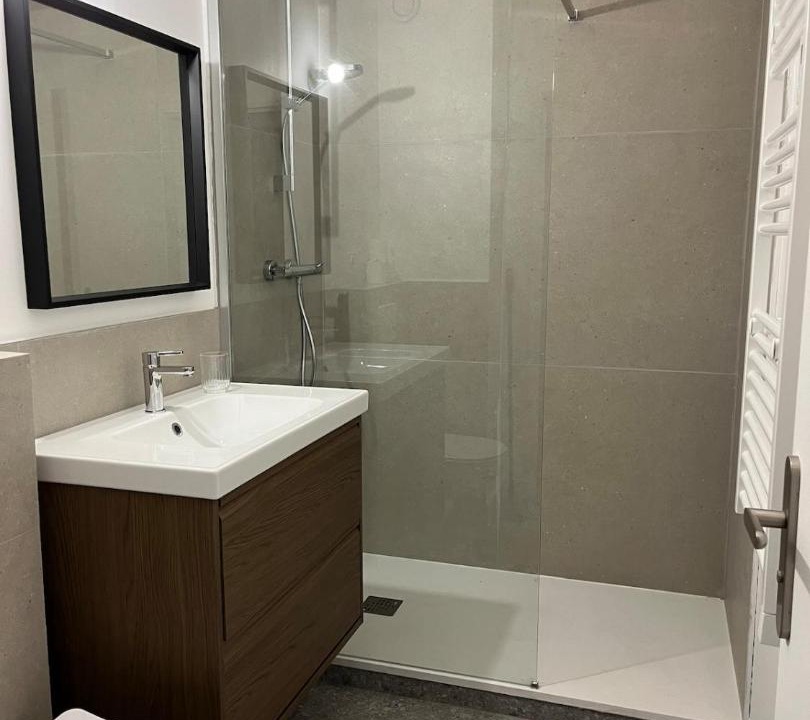 Photo of Bathroom in Minimes - Barriere de Paris