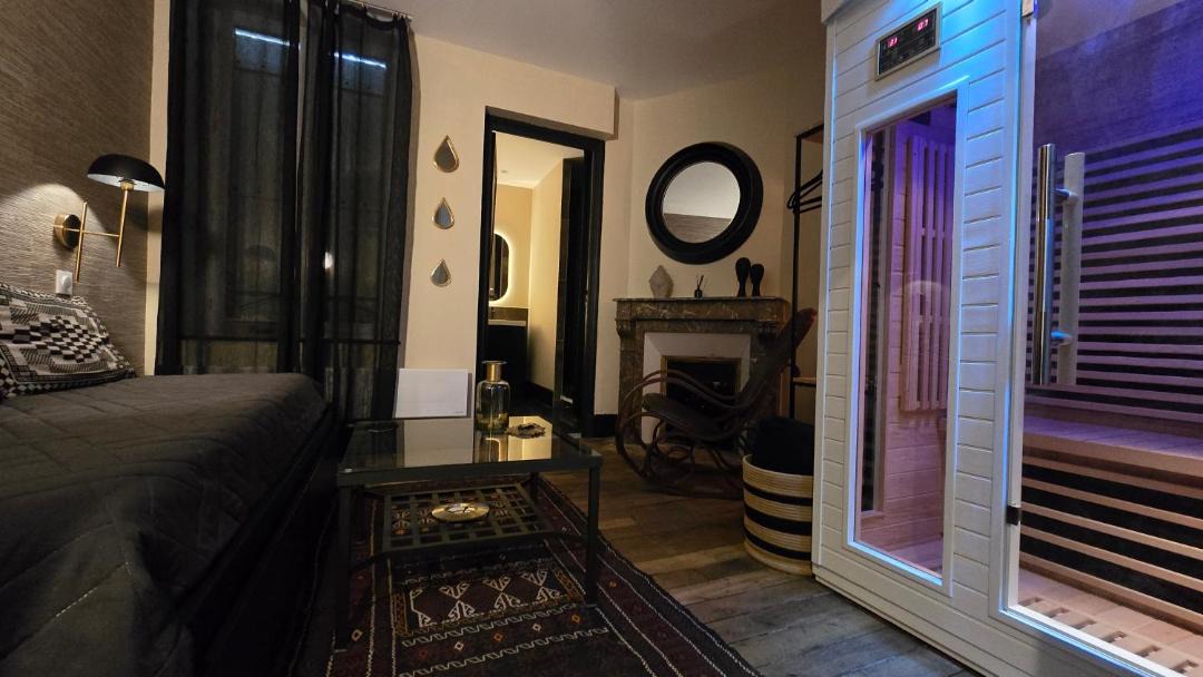 Photo of Bedroom in Charleville-Mezieres