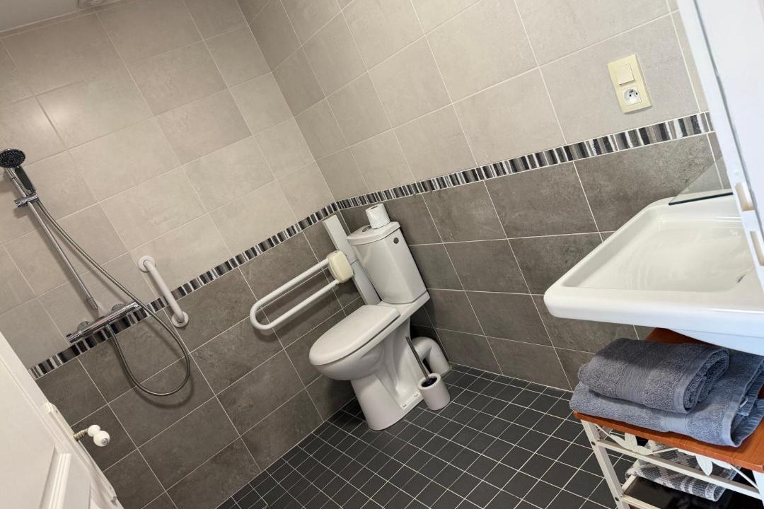 Photo of Bathroom in Dirac