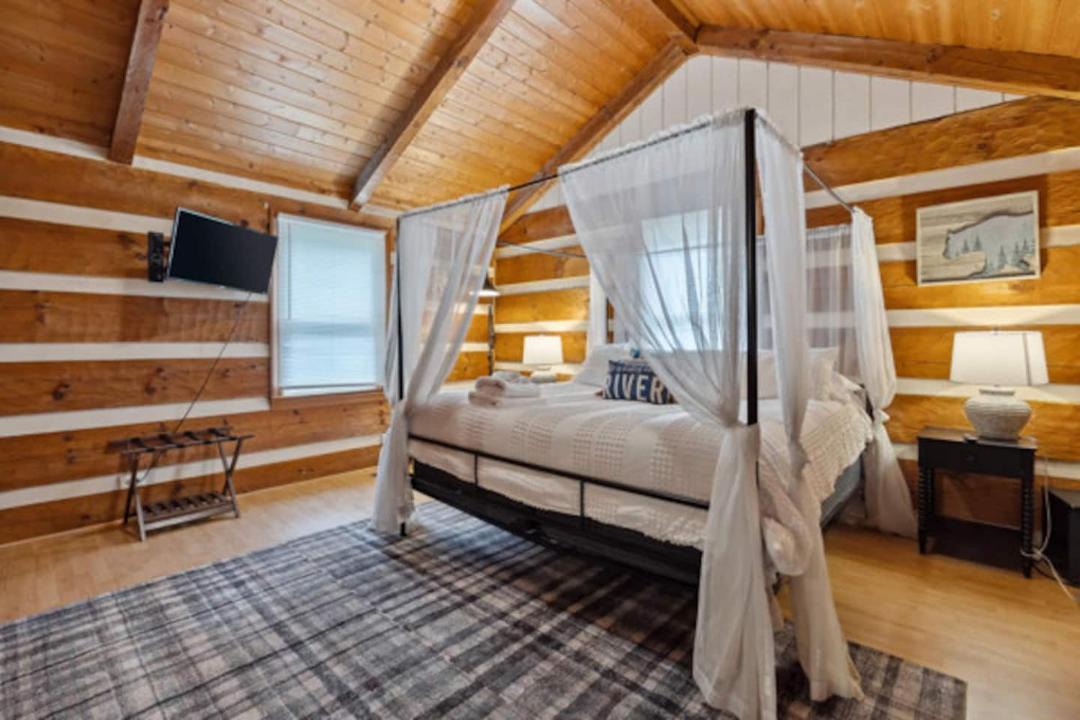 Photo of Bedroom in Fishers Hill