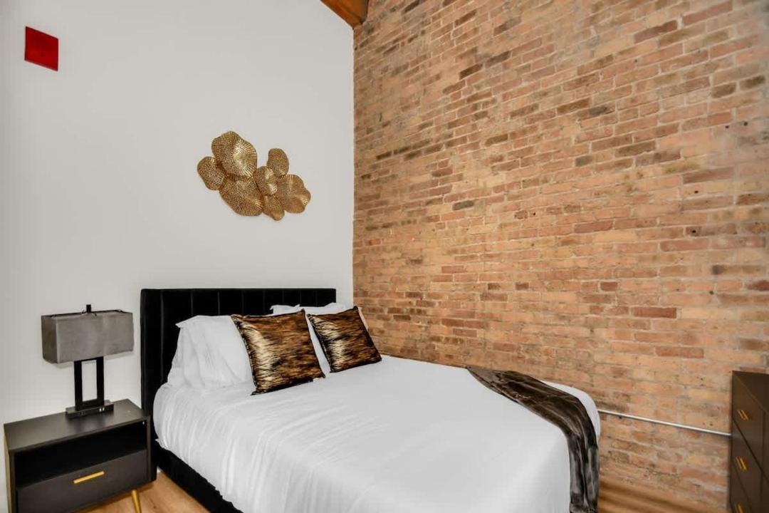 Photo of Bedroom in Near North Side