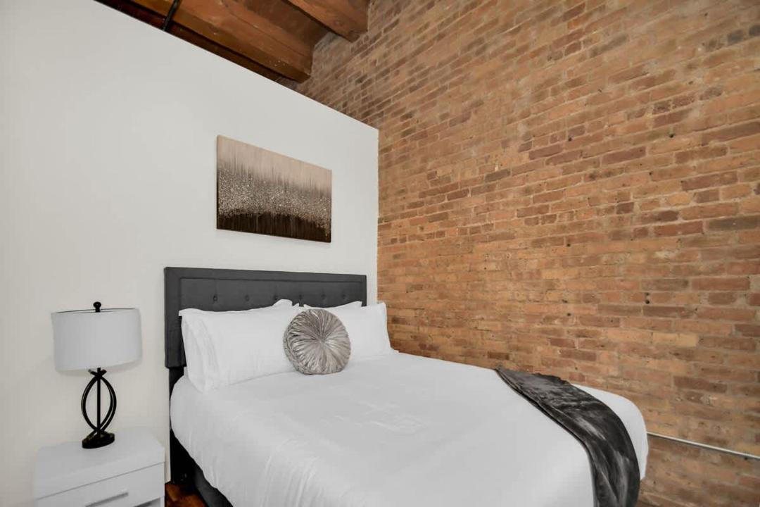 Photo of Bedroom in Near North Side