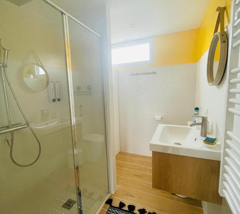 Photo of Bathroom in Izon