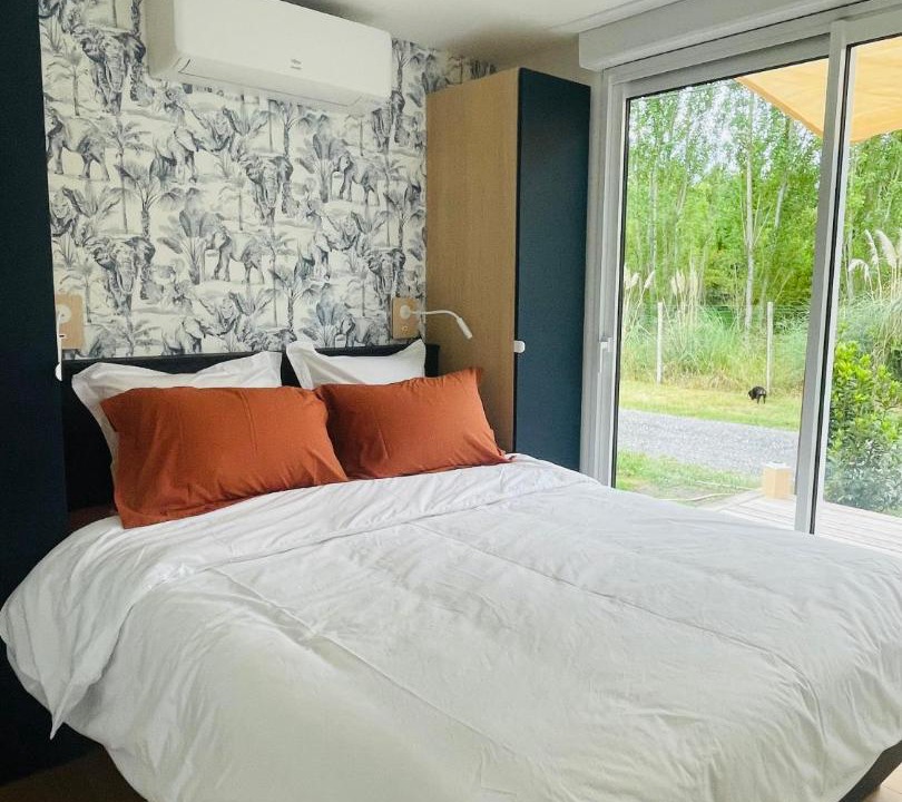 Photo of Bedroom in Izon