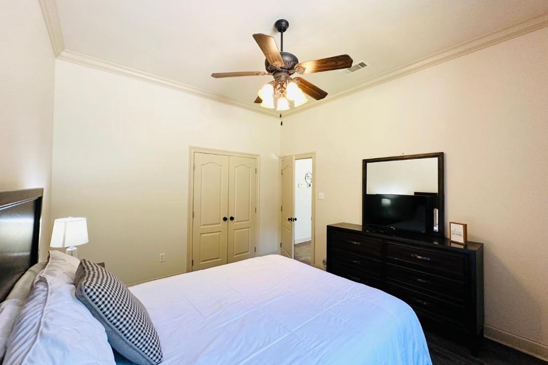 Photo of Bedroom in Pine Grove