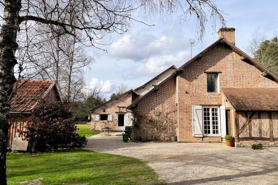 Photo of Others in Chaumont-sur-Tharonne