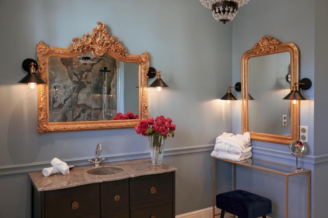 Photo of Bathroom in Romaneche-Thorins