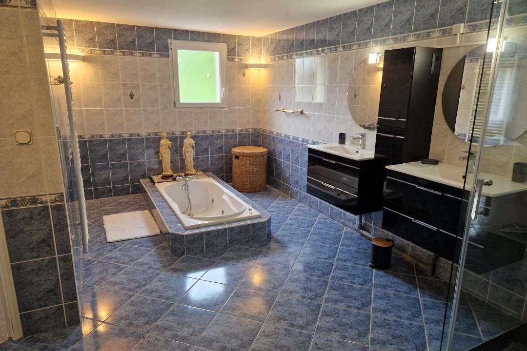 Photo of Bathroom in Port-Saint-Pere