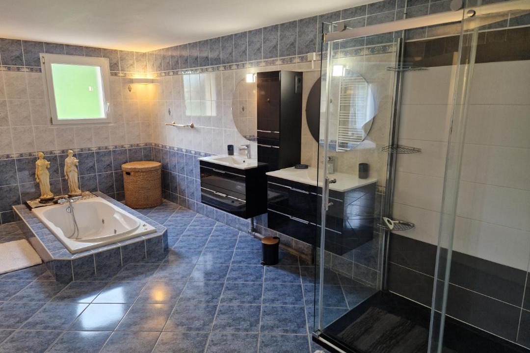 Photo of Bathroom in Port-Saint-Pere