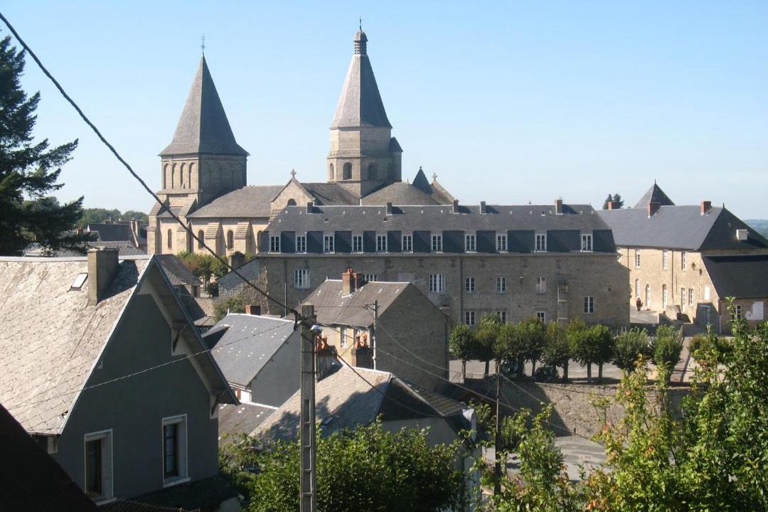 Photo of Buildings in Benevent L Abbaye