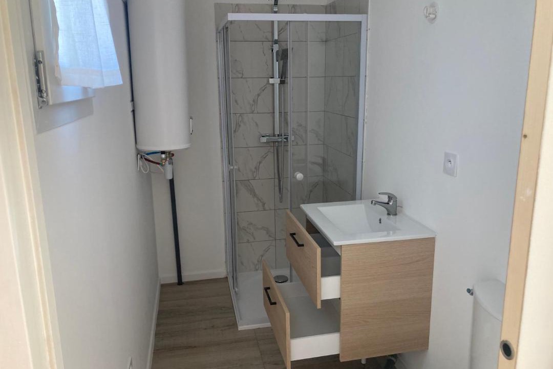 Photo of Bathroom in Saran