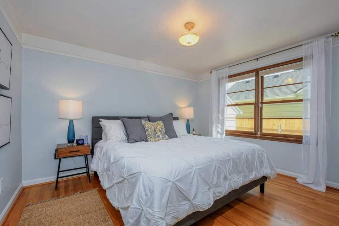 Photo of Others in Lincoln