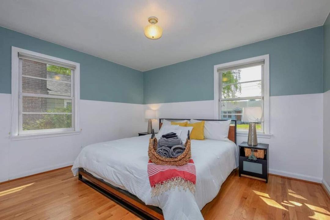 Photo of Others in Lincoln