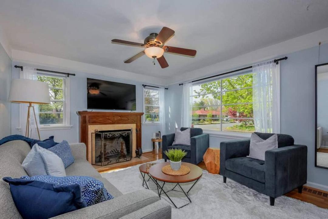 Photo of Others in Lincoln