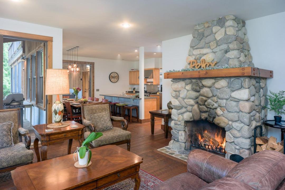 Photo of Others in Eastsound