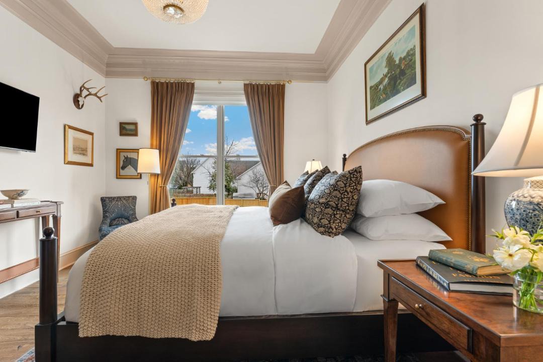 Photo of Bedroom in Leesburg's Old and Historic District