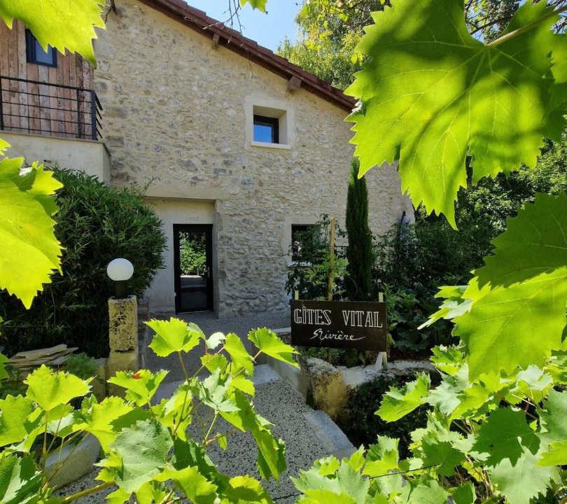 Photo of Others in Peyrus