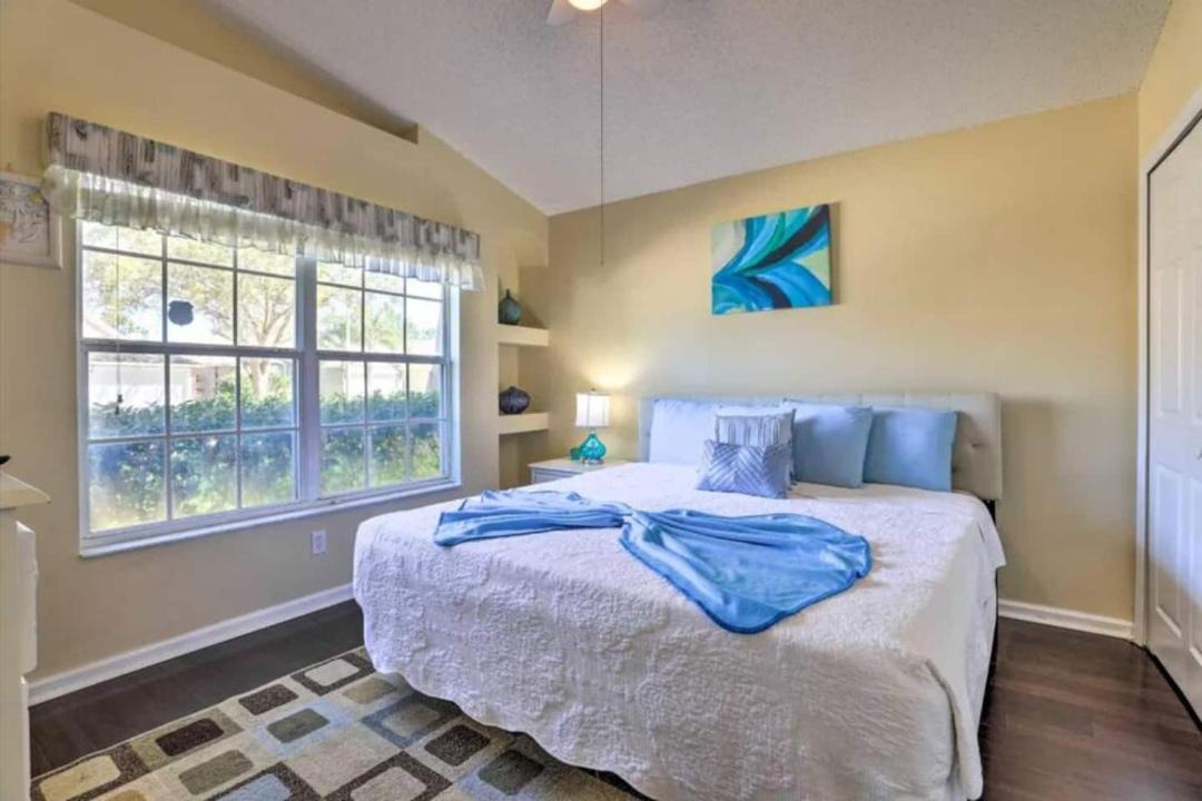 Photo of Bedroom in Weston Hills