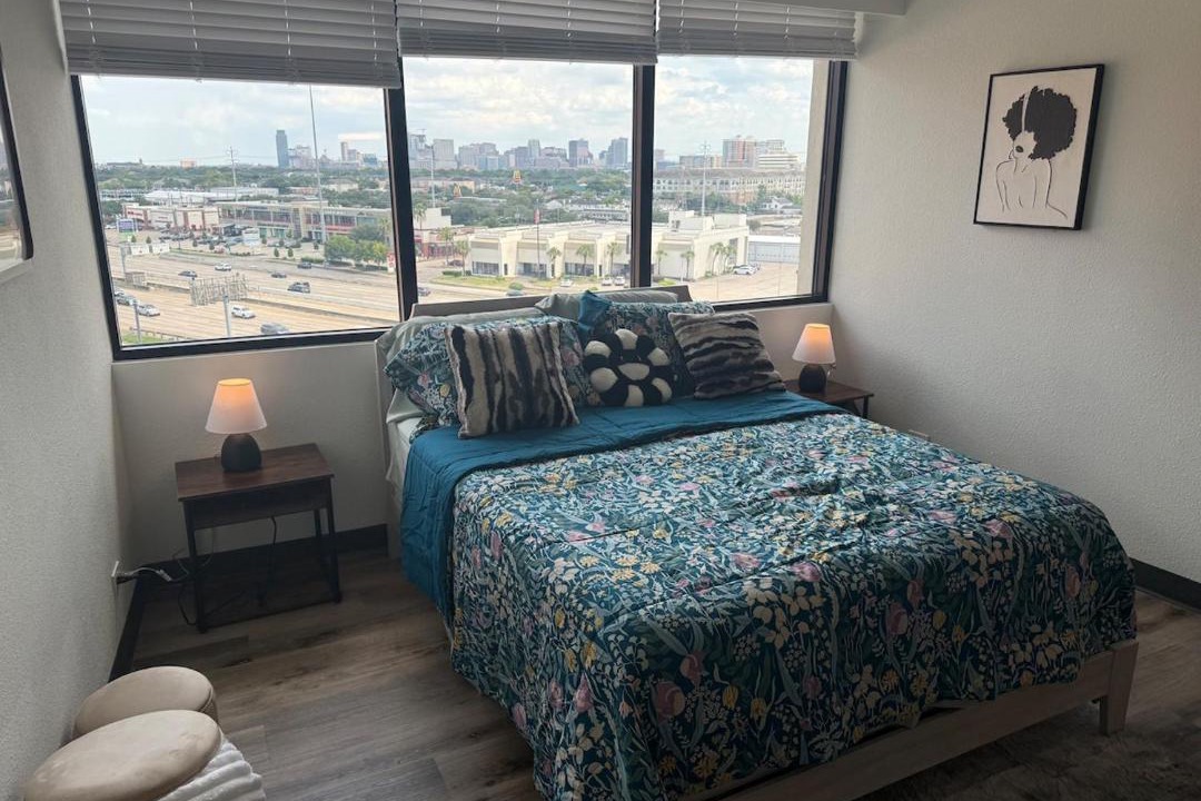 Photo of Bedroom in Greenway Plaza-Upper Kirby