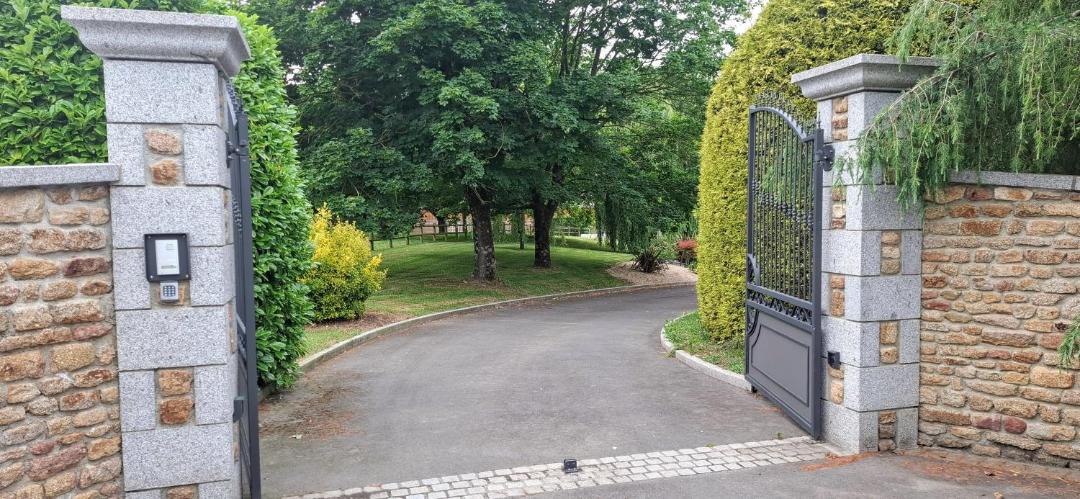 Photo of Others in Le Val-Saint-Pere