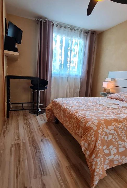 Photo of Bedroom in Le Pont-de-Claix