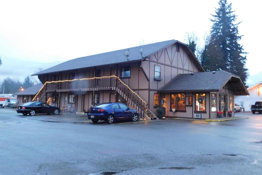 Photo of Others in Packwood