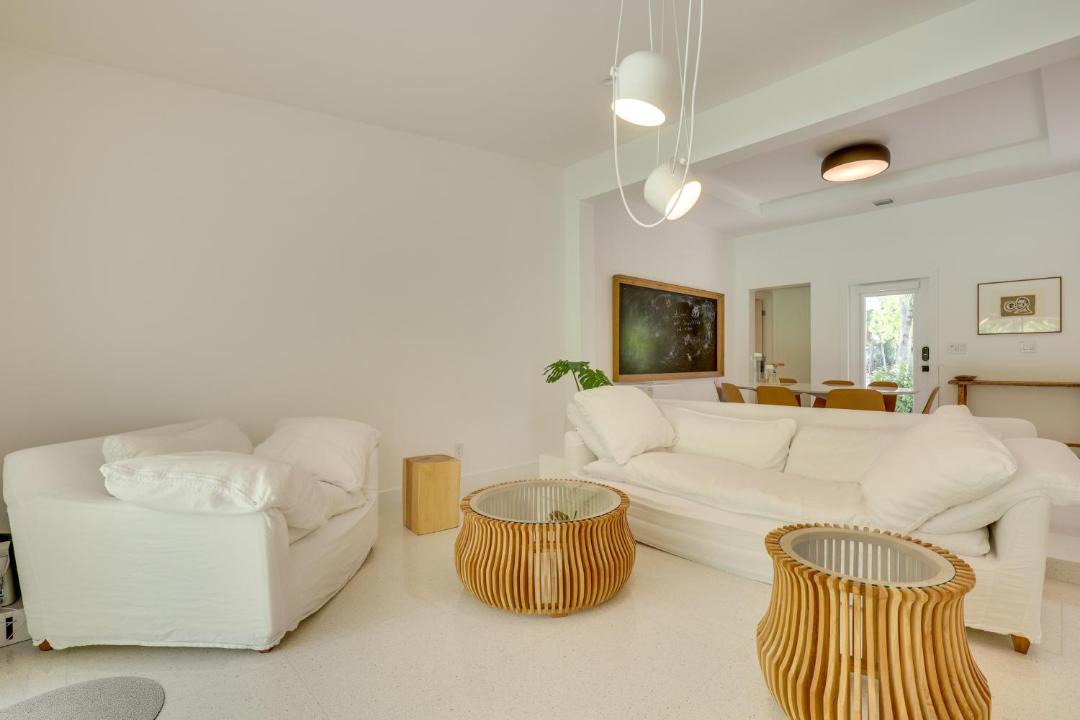 Photo of Livingroom in Biscayne Park
