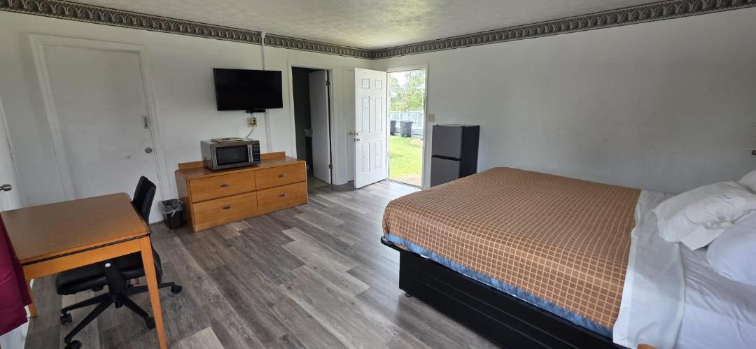 Photo of Others in Pine Mountain