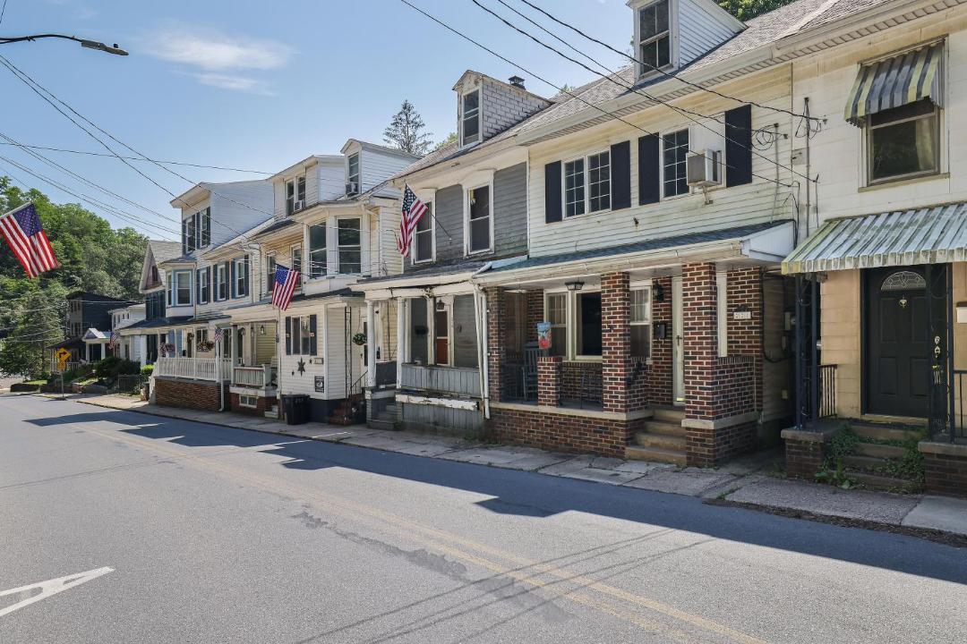 Photo of Buildings in Ashfield