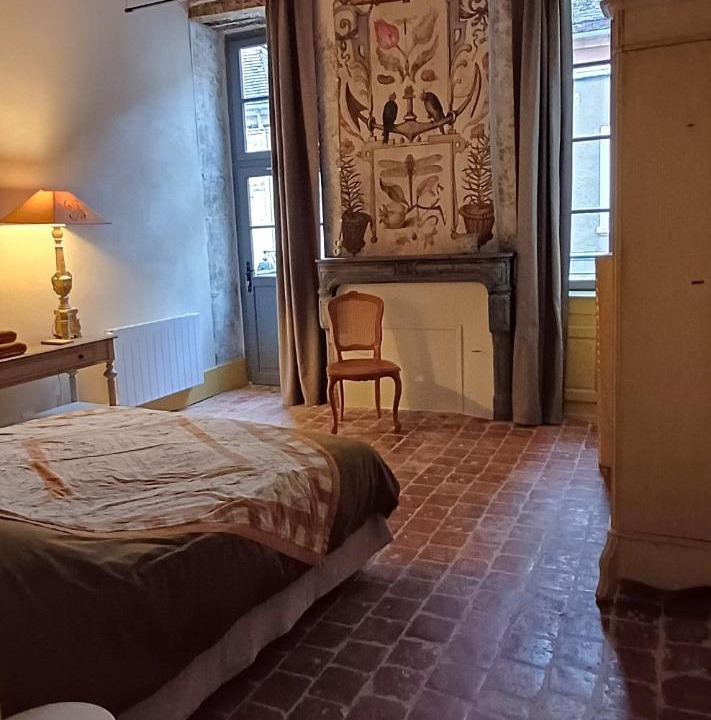 Photo of Others in Avallon